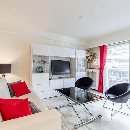 Cozy In The Heart Of - Near Sea Apartment